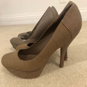 Bundle of nude and taupe sz 9 stilettos! Must go!